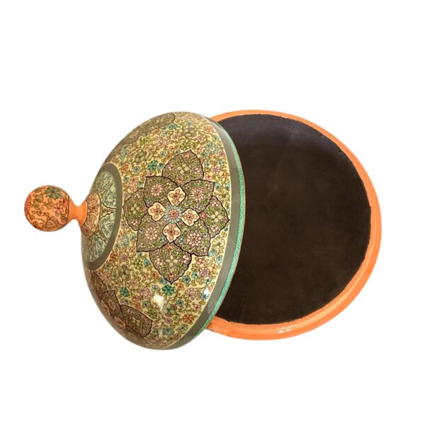 Regal charm decorative item - Image 4